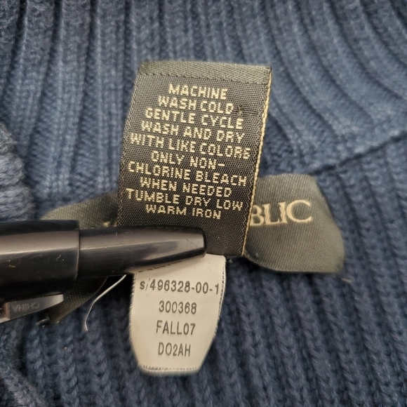 Navy Blue Sweater- Womens- BANANA REPUBLIC- Size XL - Picture 6 of 12